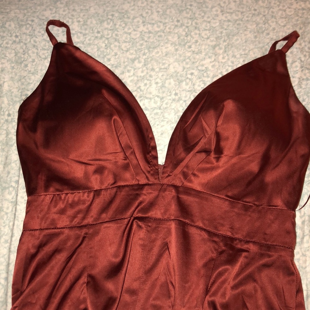 Windsor Kehlani plunging formal satin dress - Picture 2 of 7